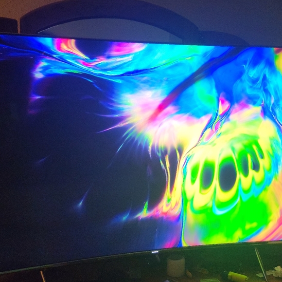 Samsung 65" quantum dot LED CURVED smart TV - Picture 11 of 13